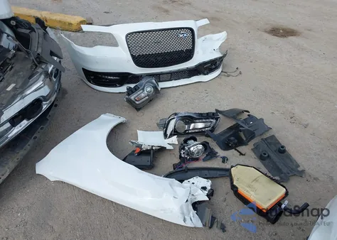 2023 Chrysler 300 300C из США, поврежденный, VIN 2C3CCAPJXPH501898